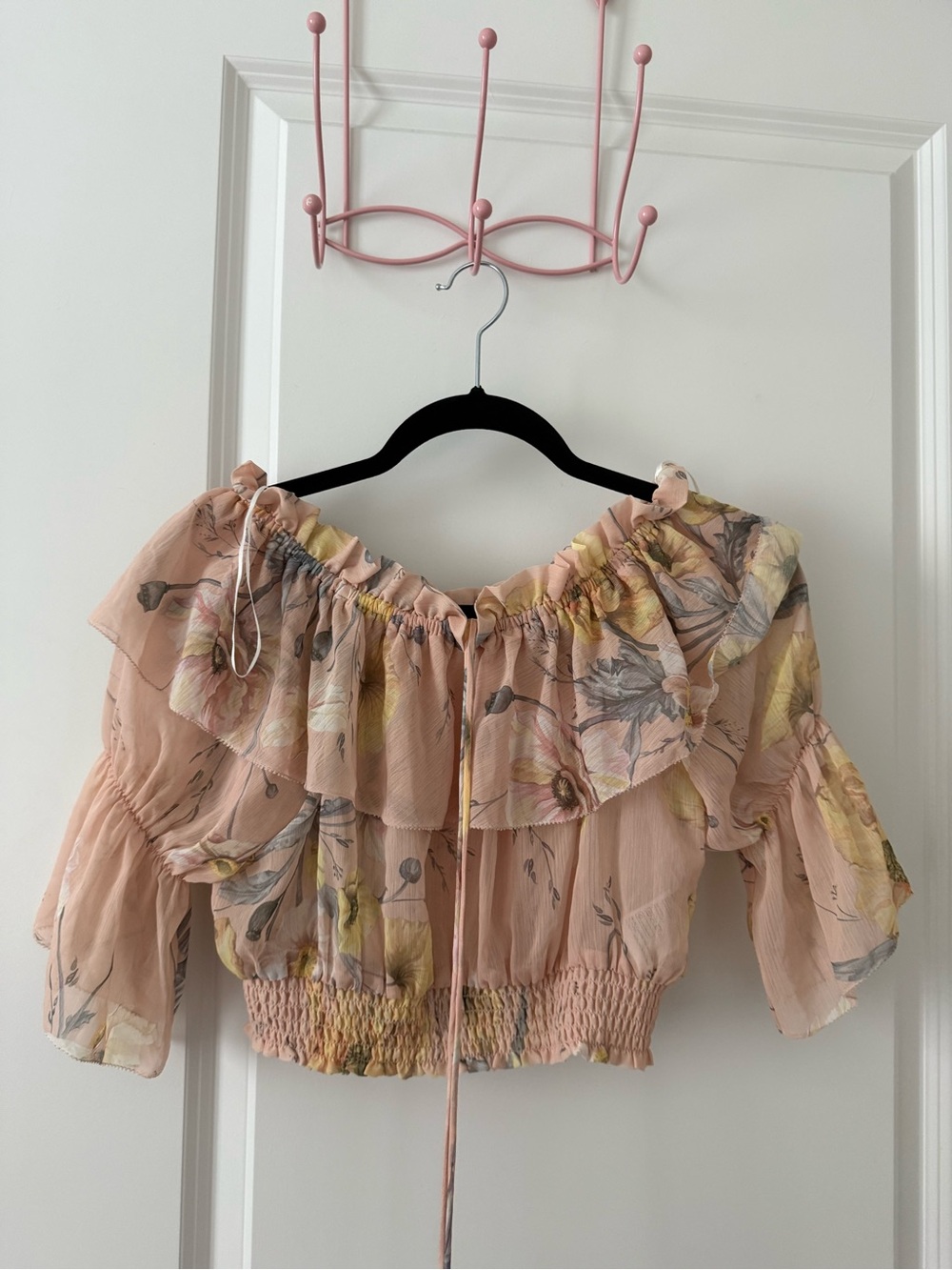 SET H&M Pink Floral Off-Shoulder Blouse with Yellow Accents and trousers - Picture 2 of 3